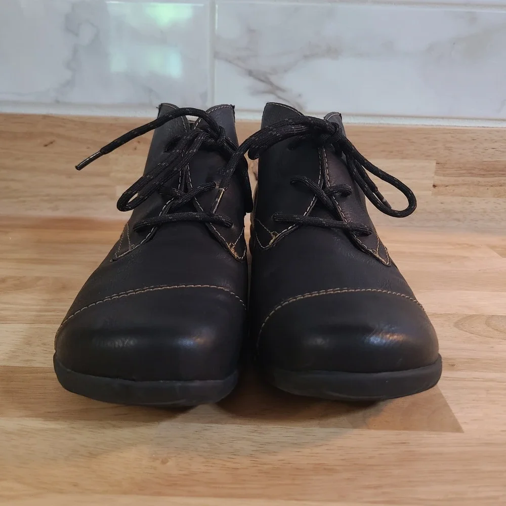 b.o.c. Sabelle Chukka Ankle Boots Women 9.5M Black Good Lace Up Cap Toe Booties - Picture 2 of 10